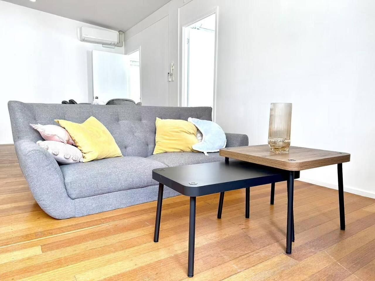 5 Bedrooms, 10 Guests - Family & Group Getaway Apartment Brisbane