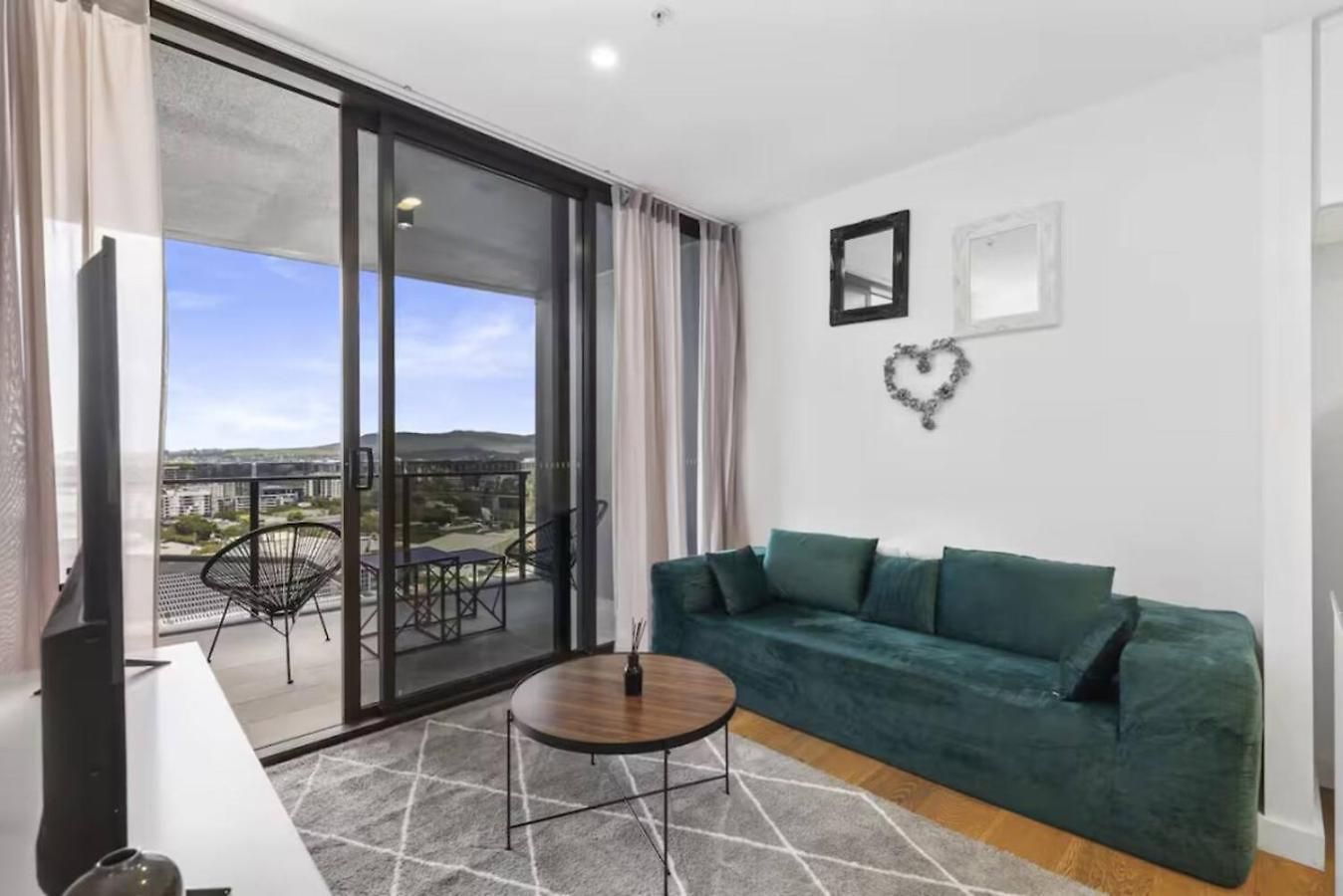 Apartment South 1br W Balcony, Gym And Sauna 12111