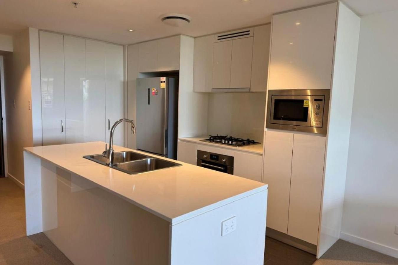 Spacious 2 Bedroom In The Heart Of Cbd Apartment