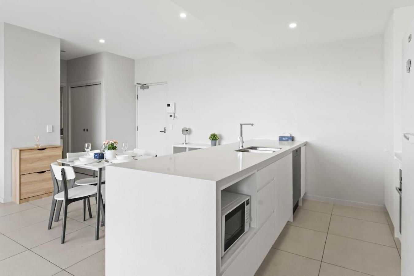 2bedroom Balcony Close To The *