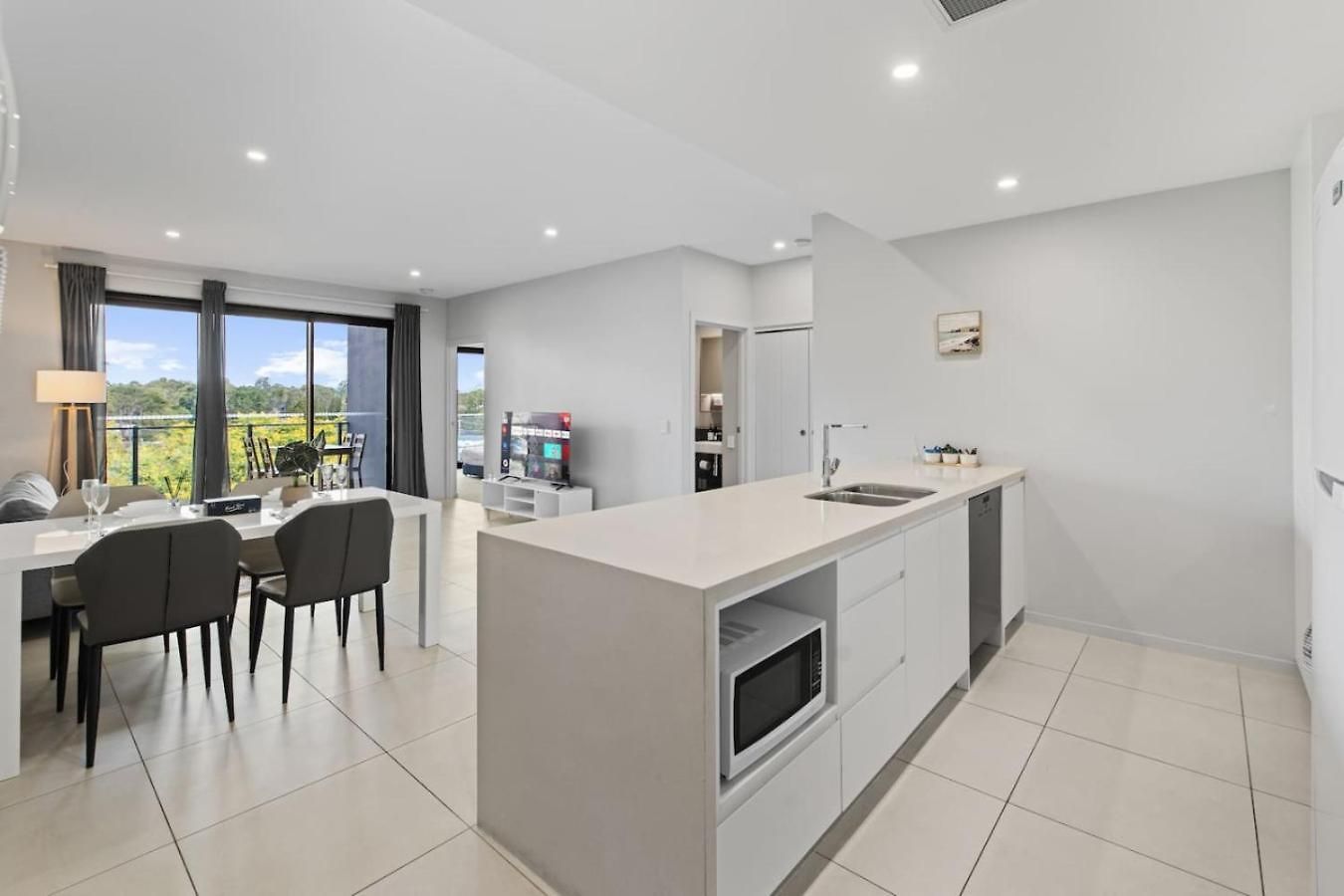 2br Near Plaza And Garden Walk To Bus Easy M3 * Brisbane