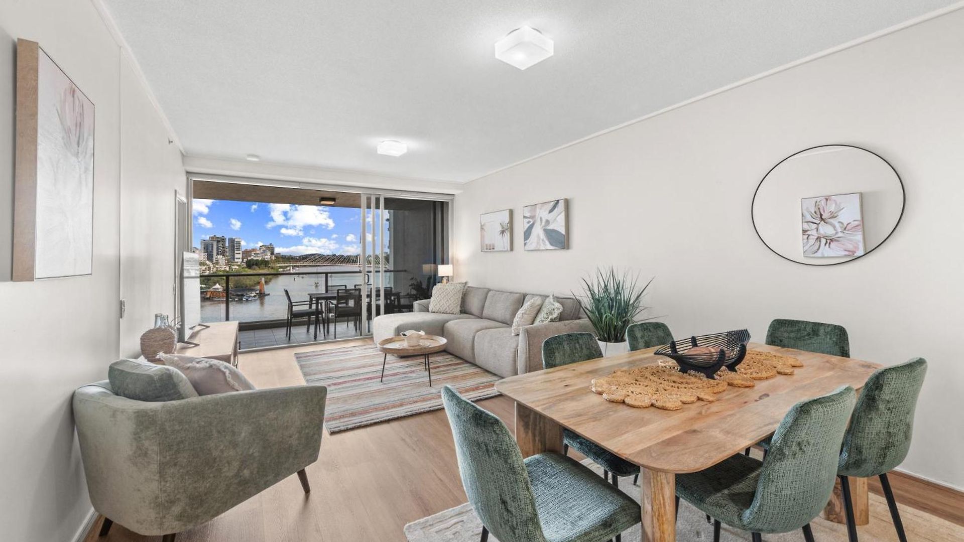 Apartment Quay West