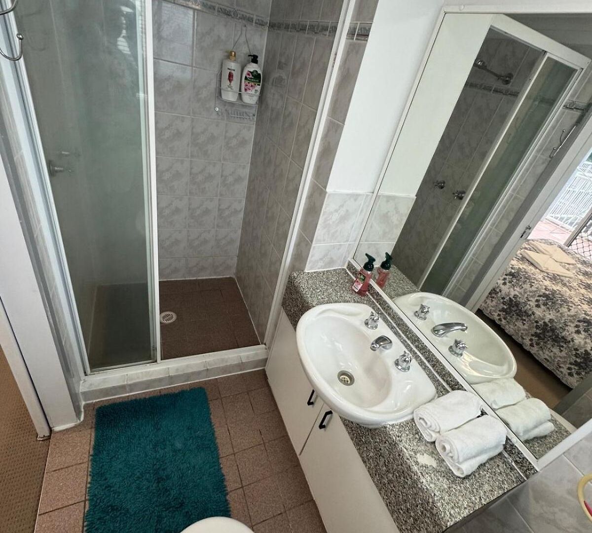 Apartment Russell Place Spacious 2br Balcony&garag