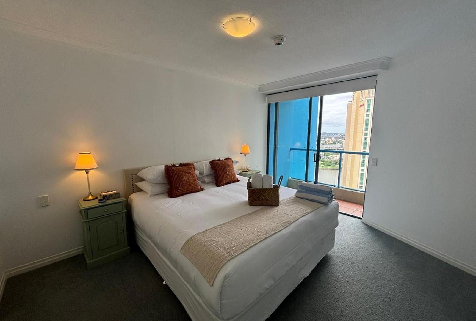 Inviting Family 2br | Cbd | Pool & Gym Apartment Brisbane