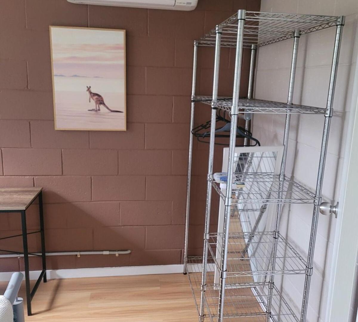 Breezy Entire 2 Bedroom Unit Floor Next To Uq Apartment