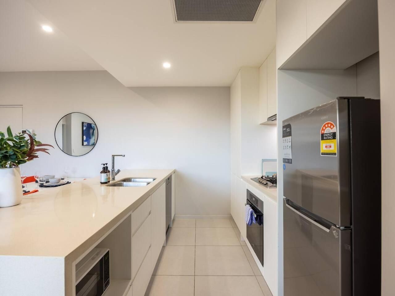 Xl Balcony Stylish 2br Parking Near Food And Shops Apartment *