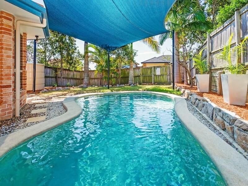 Full Ac 3br With Pool & 3 Parking Spot Apartment *