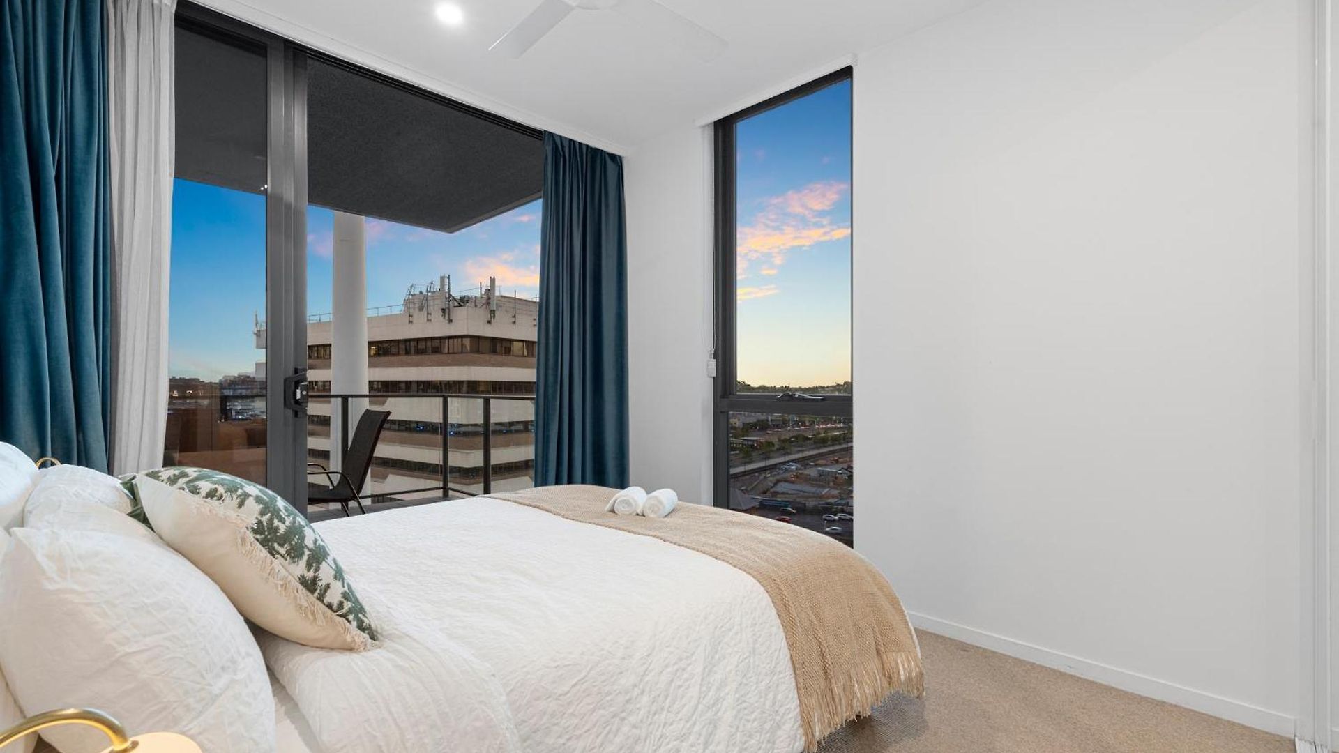 12th Floor Stadium View -2br-free Parking-cbd Apartment Brisbane