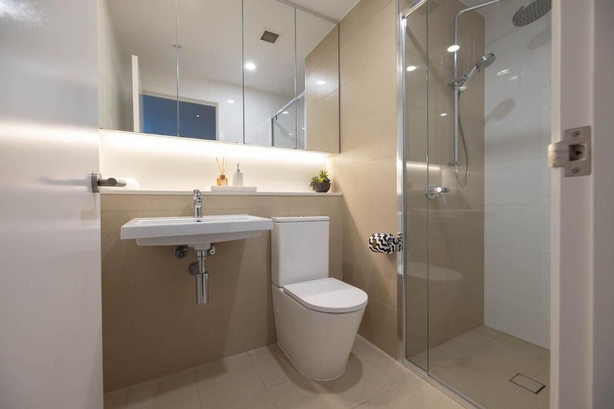 Stylish Skytower Cbd Getaway - Skyline Pool, Gym, Fast Wi-fi, River Walk, Botanical Gardens Apartment