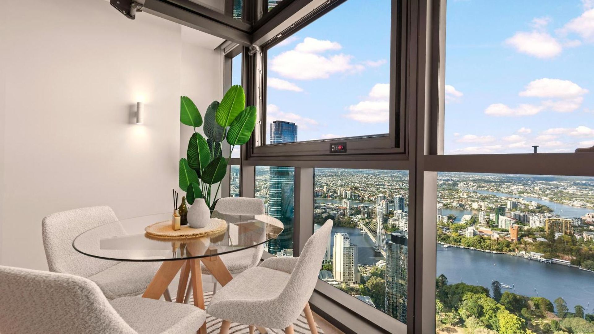 Queen's Wharf 1br With View, Pool And Free Parking Apartment *