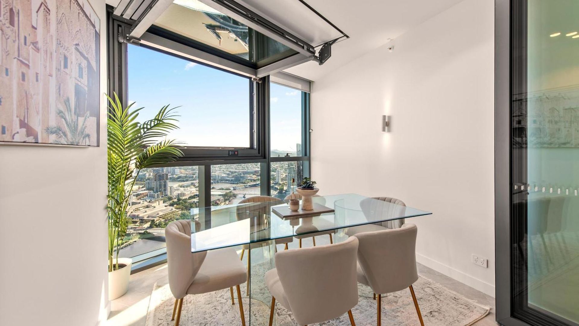 Queens Wharf 3br With 2 Parking *
