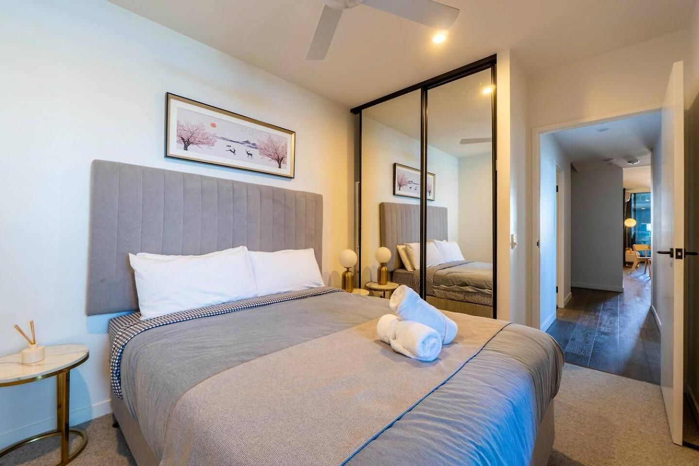 Apartment The Valley Edit | Designer Stay, Carpark + Pool - *