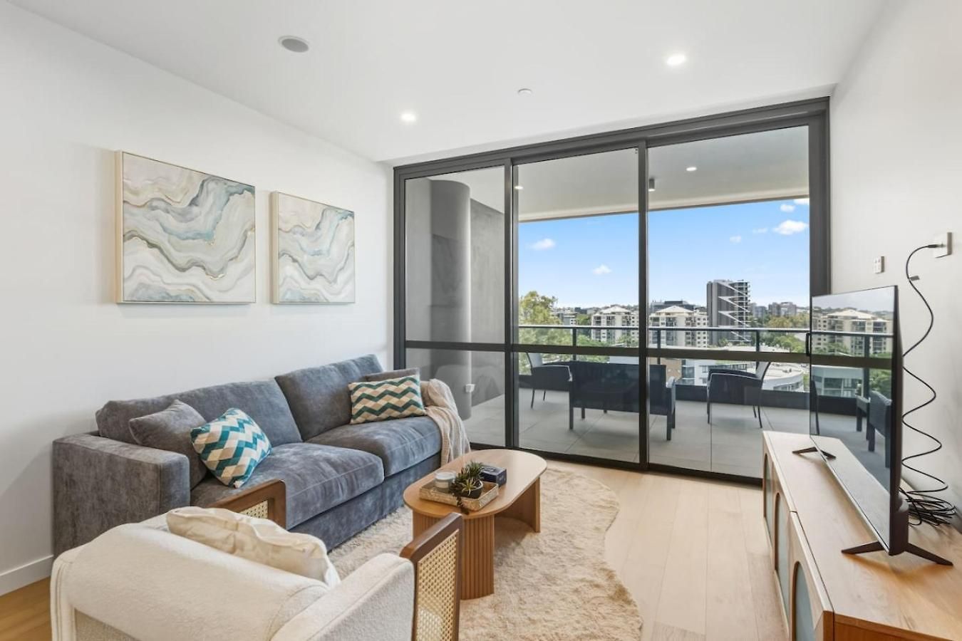 Modern 2br On Coronation Drive, Toowong Apartment