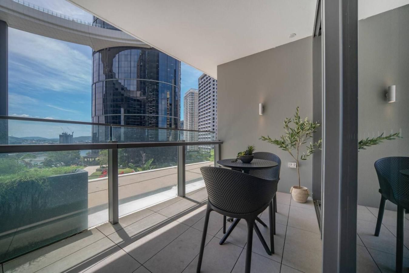 Modern 1 Bedroom Prime Cbd Location * Brisbane