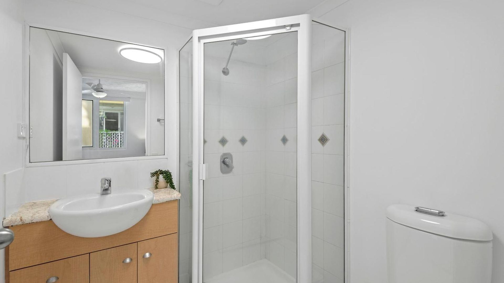 2br With Views, Balcony & Car Park