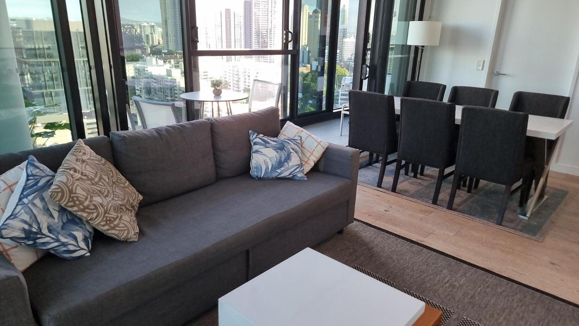 Apartment Skyline In Fortitude Valley *