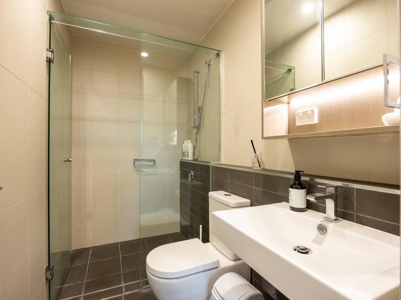 Xl Balcony Stylish 2br Parking Near Food And Shops * Brisbane
