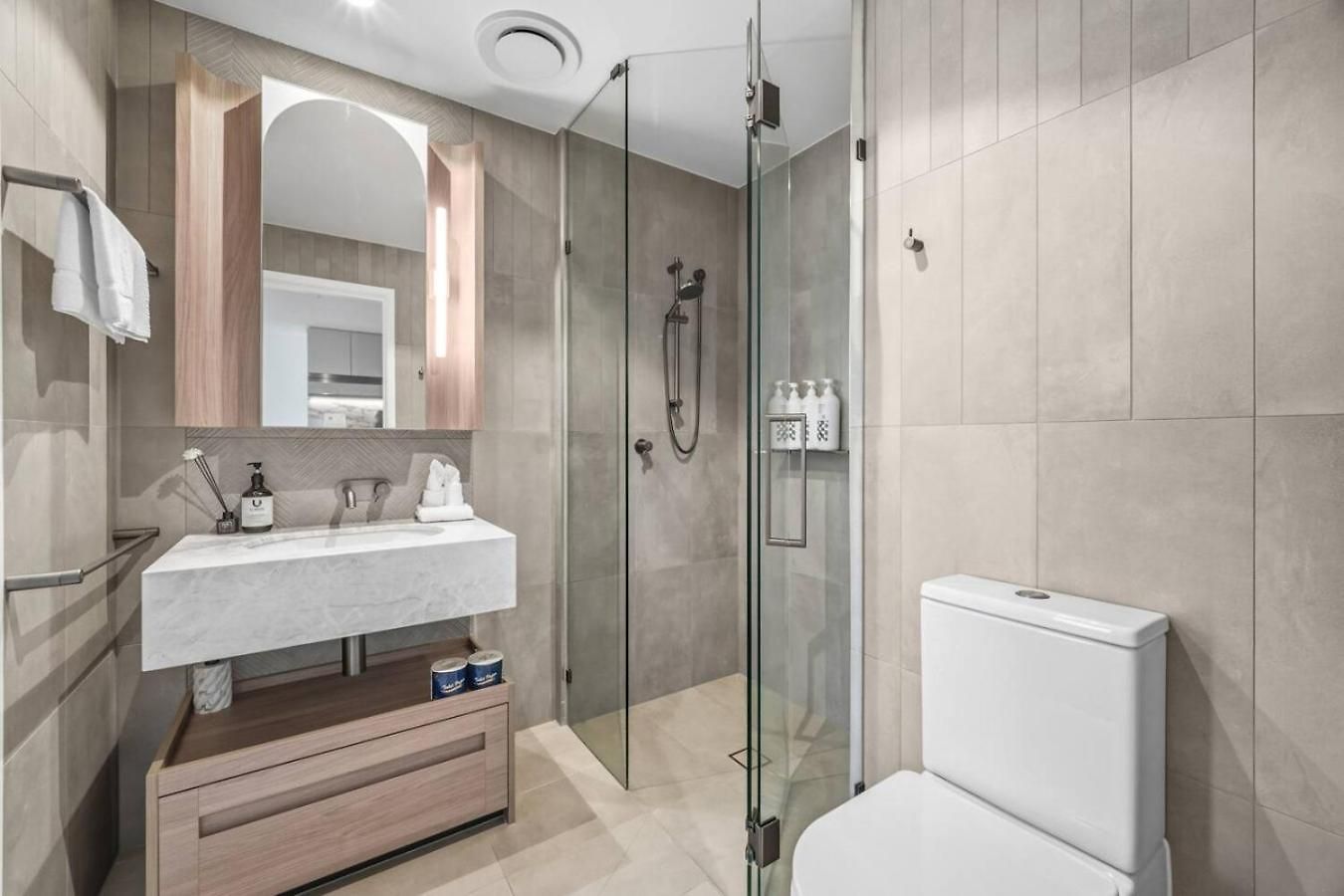Luxury 54f Skyline Iconic Queens Wharf 1br