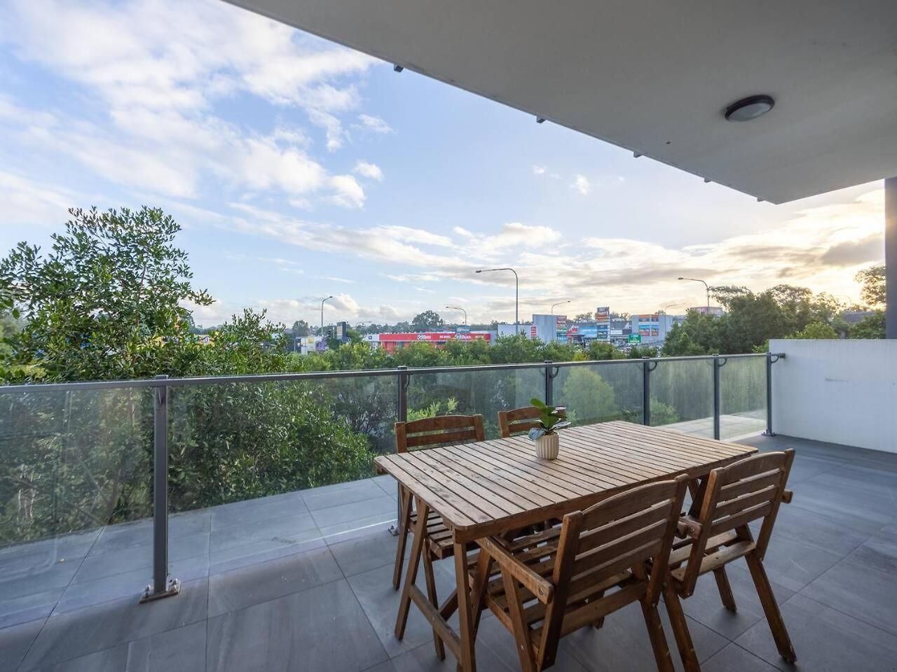 Xl Balcony Stylish 2br Parking Near Food And Shops Apartment *
