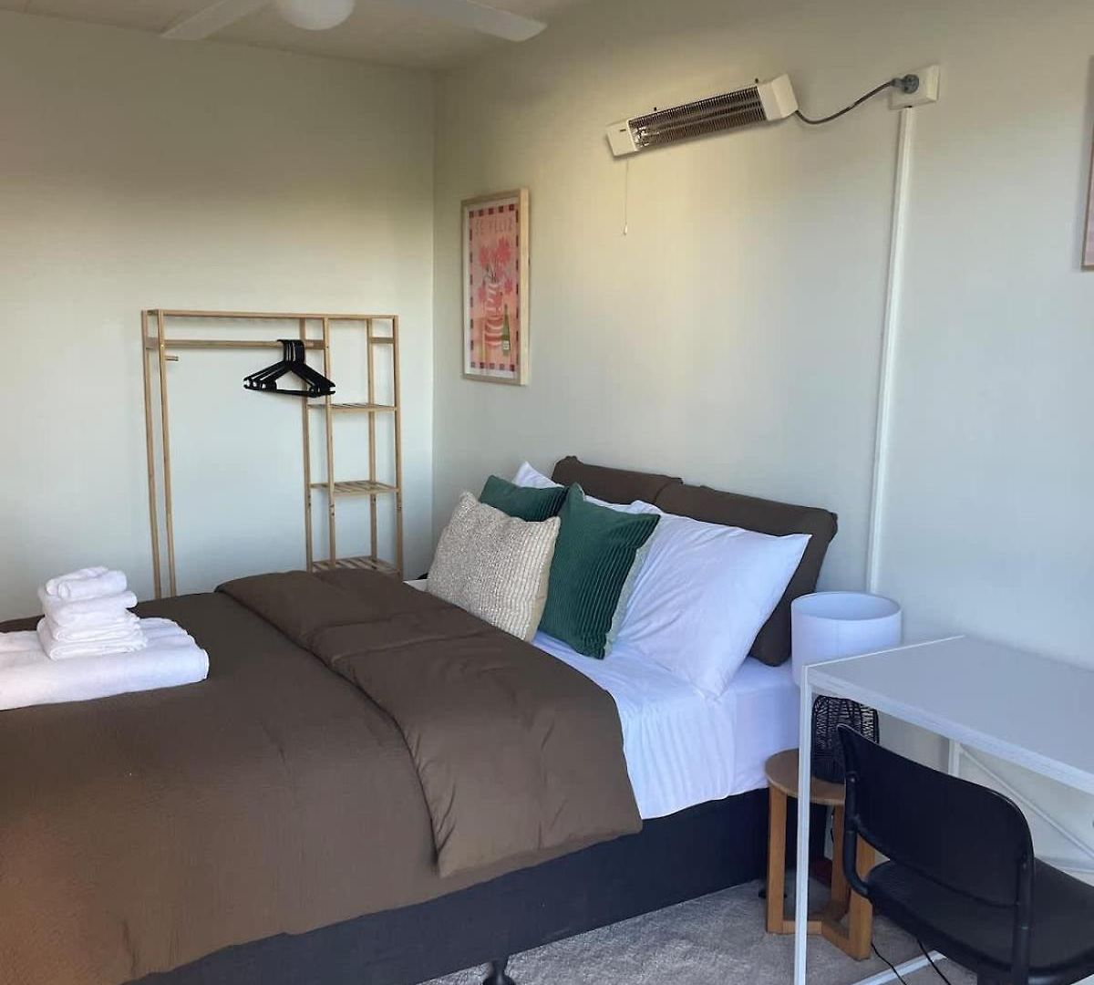 Apartment Large 2 Bed 2 Bath 1 Park Inner Location *