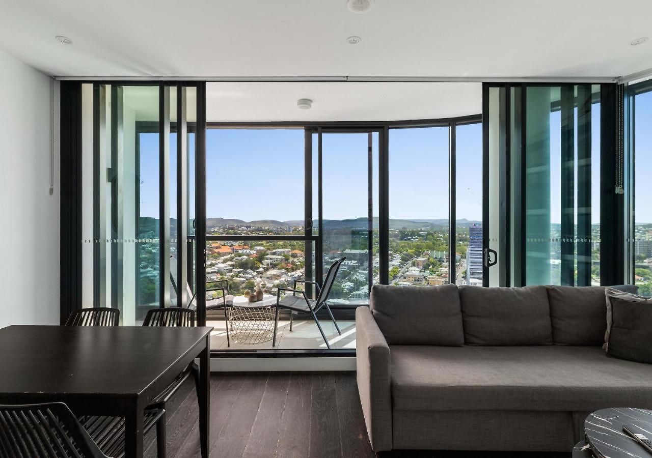 Lights Retreat - Fortitude Valley Apartment *