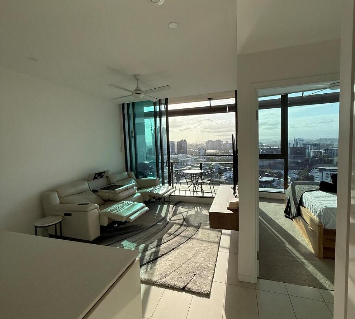 Penthouse-top Floor With Pool & Views Apartment *