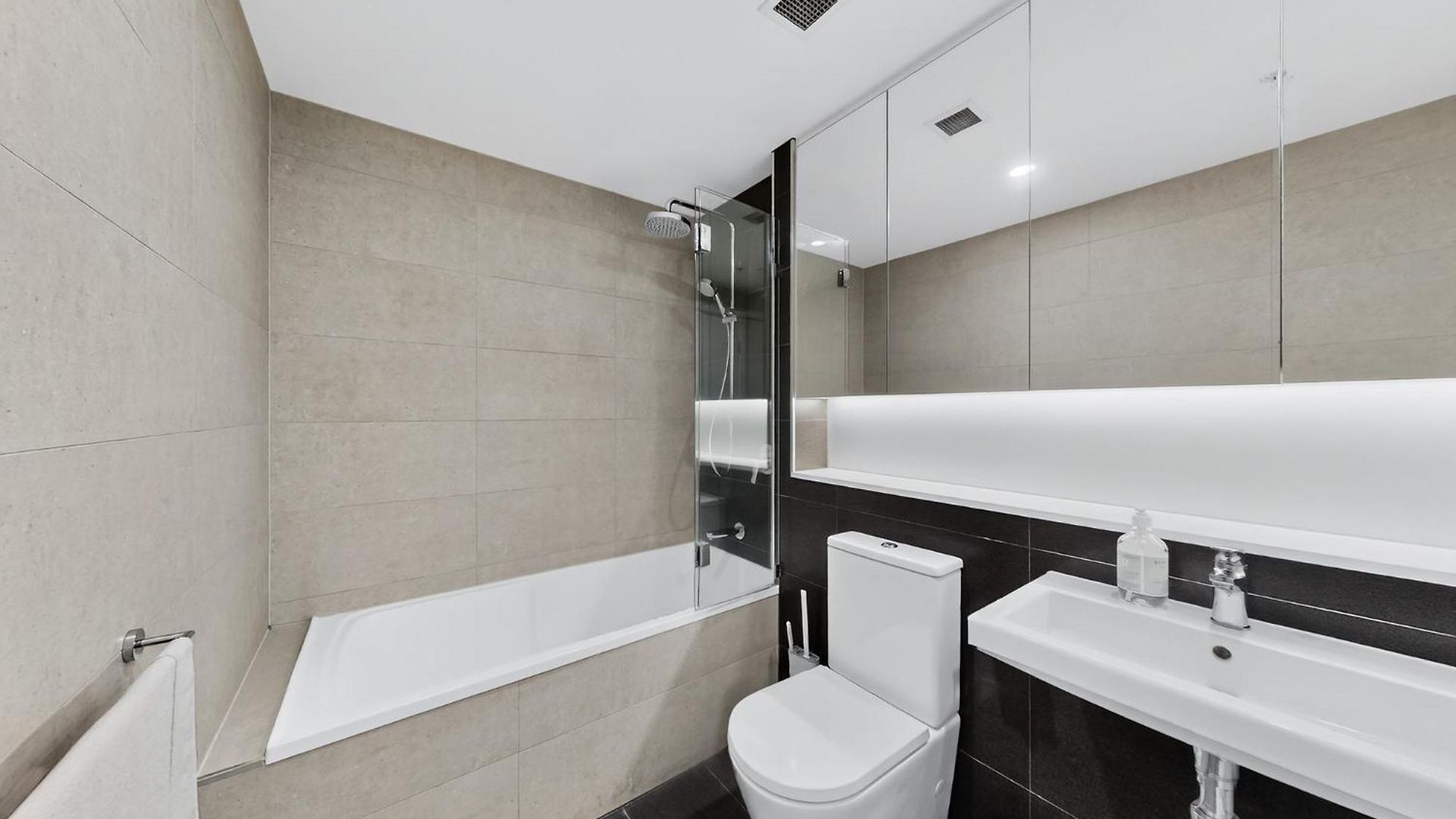 Level 15 Skytower 2br Cbd Retreat * Brisbane