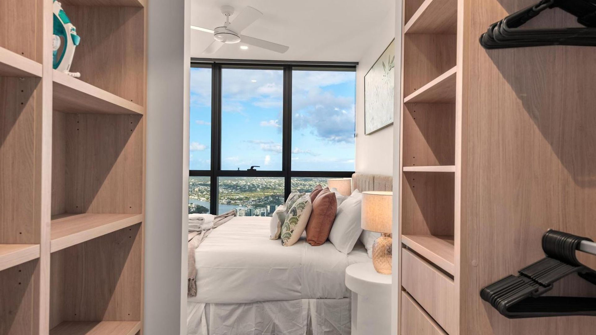 Queen's Wharf 1br With View, Pool And Free Parking Brisbane