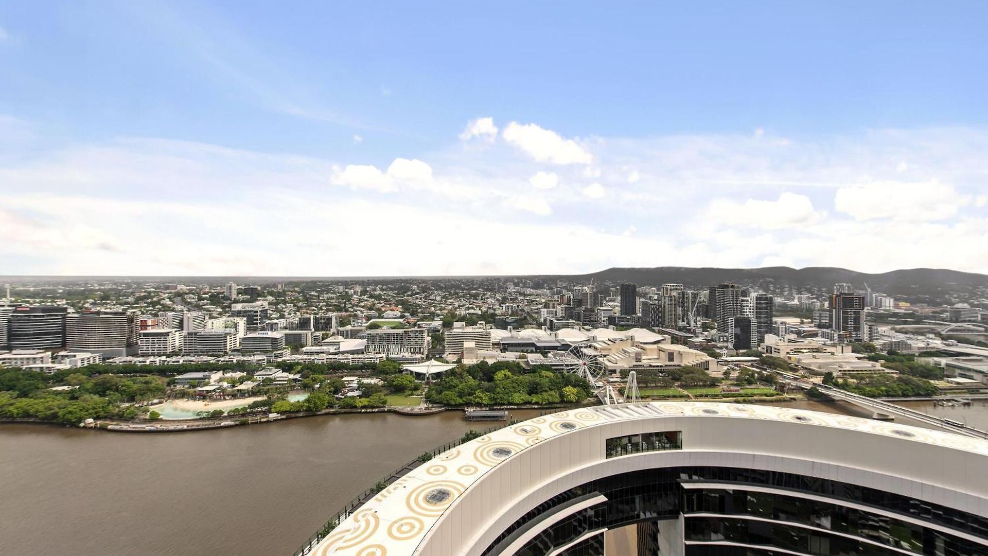 Queen's Wharf | River Views, Pool & Free Parking