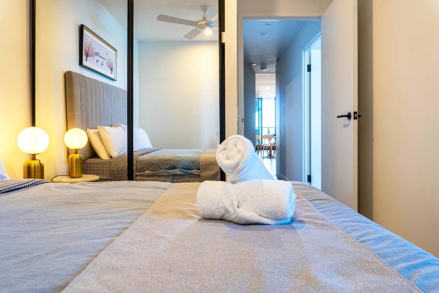 Apartment The Valley Edit | Designer Stay, Carpark + Pool -