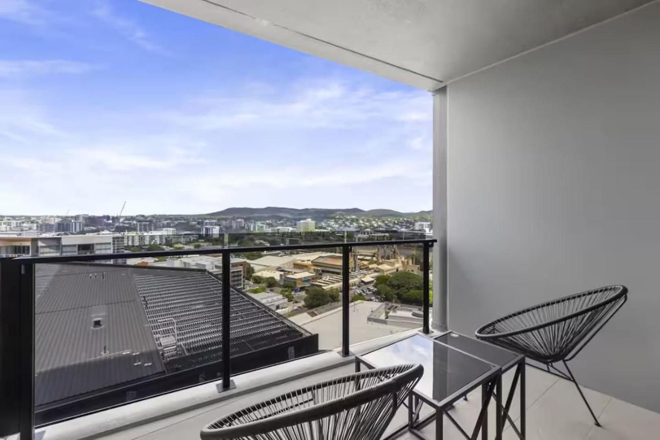 South 1br W Balcony, Gym And Sauna 12111 Apartment *