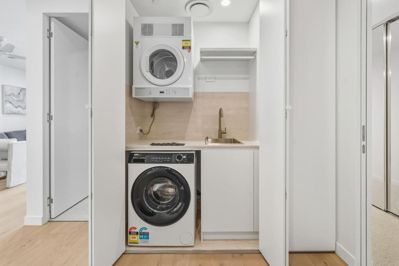 Modern 2br On Coronation Drive, Toowong