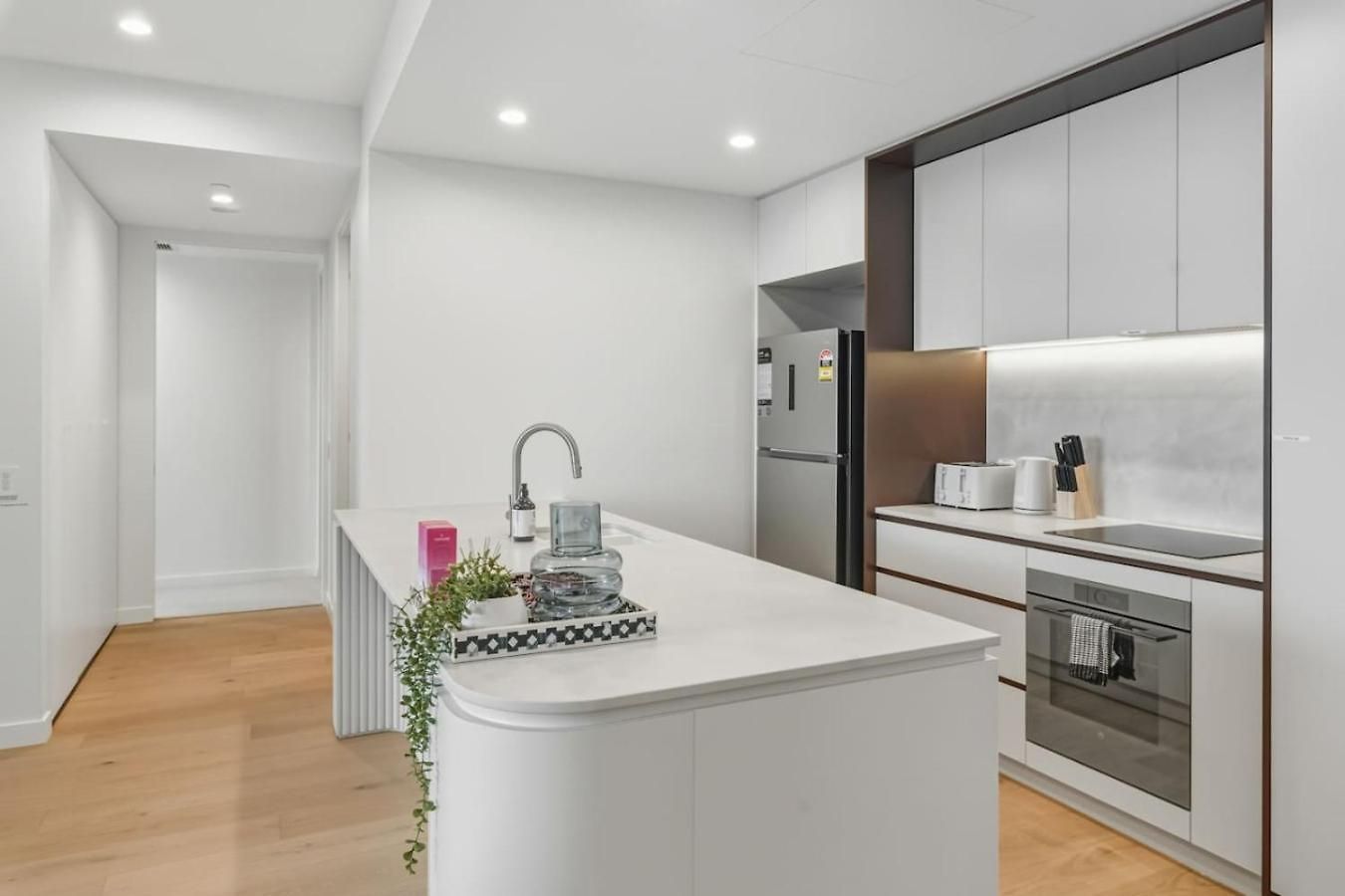Modern 2br On Coronation Drive, Toowong Apartment