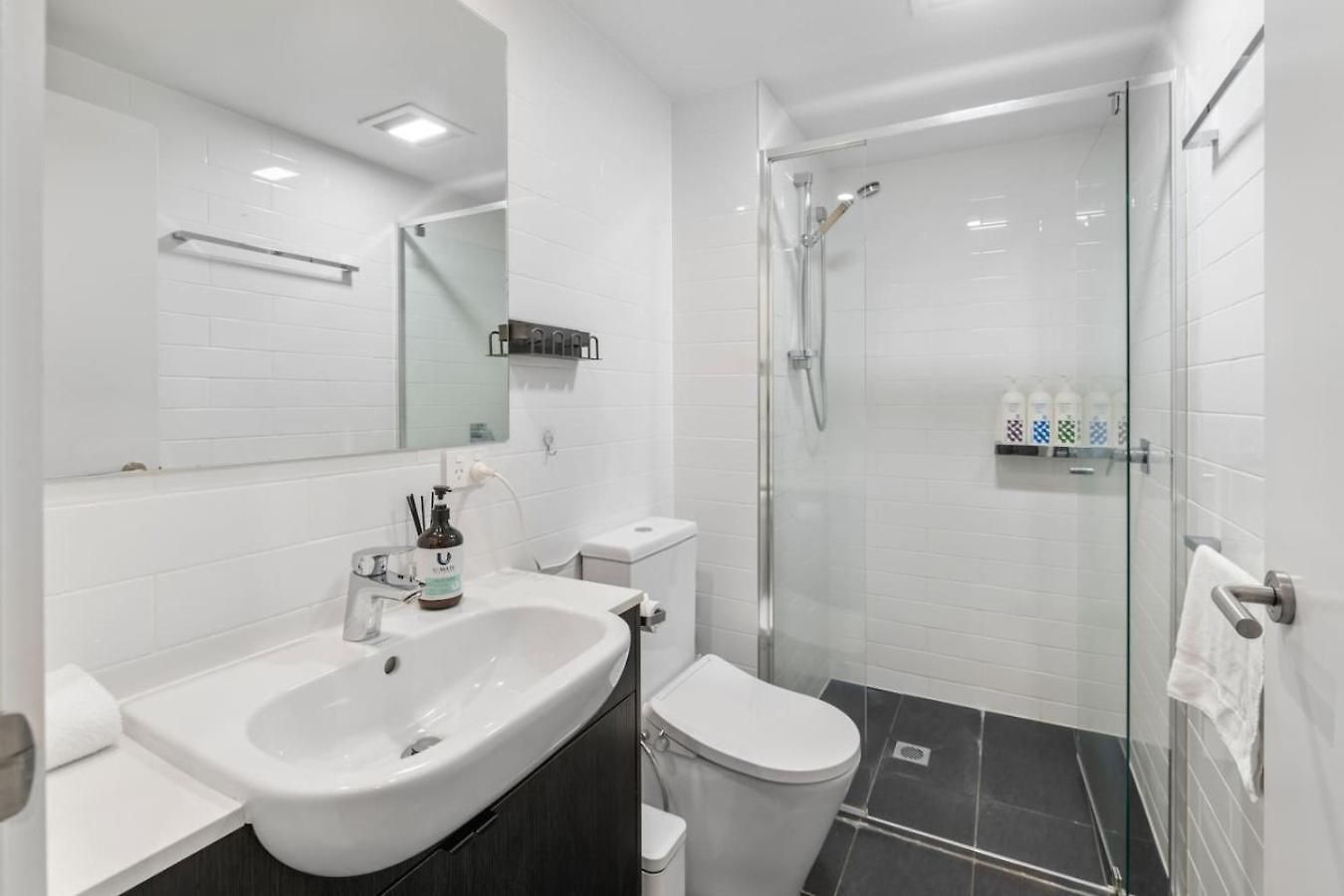Modern 3br Near Uq, St Lucia Apartment *