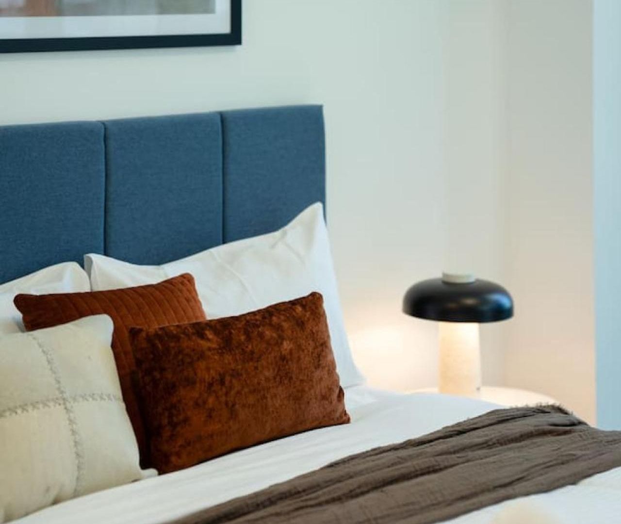 Modern 1 Bedroom Prime Cbd Location Apartment