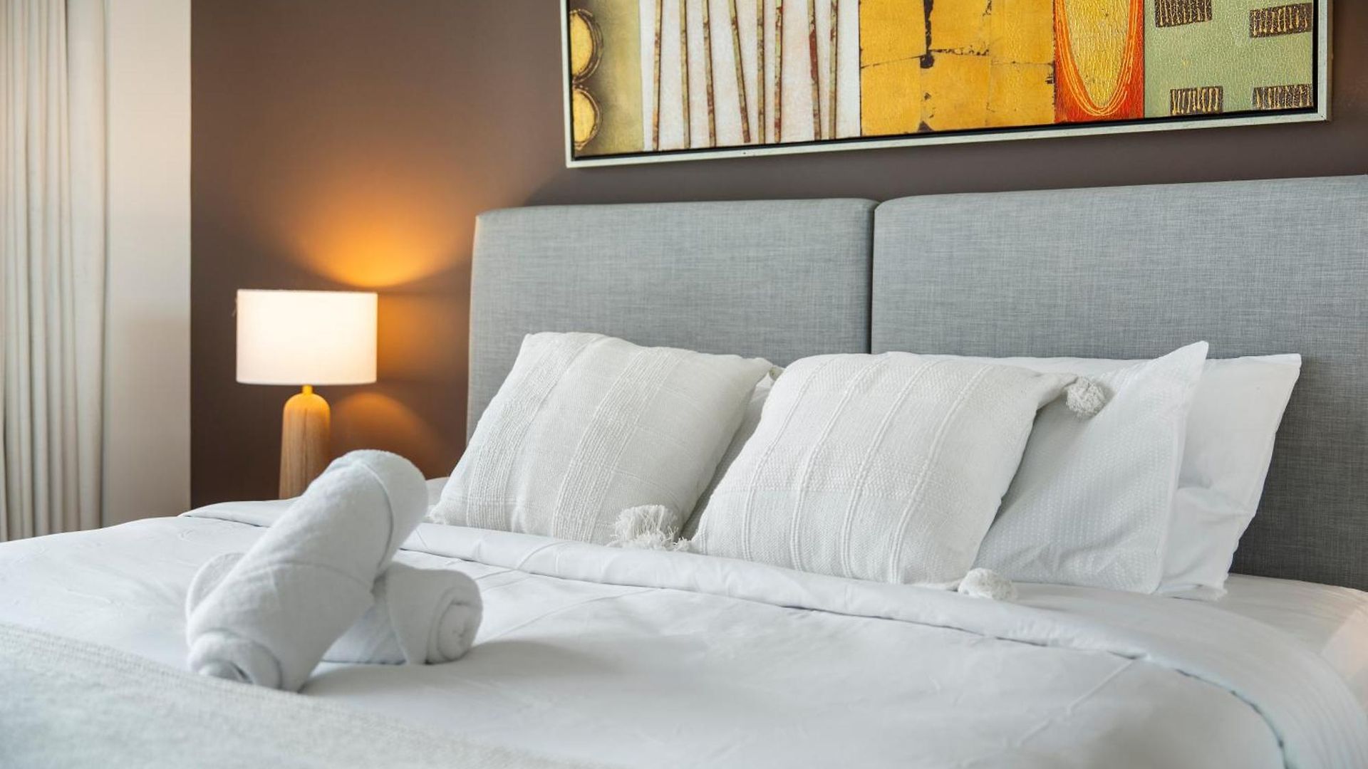 Apartment Bridge Views - Sleeps 8 - Cbd - Pool, Gym & Parking