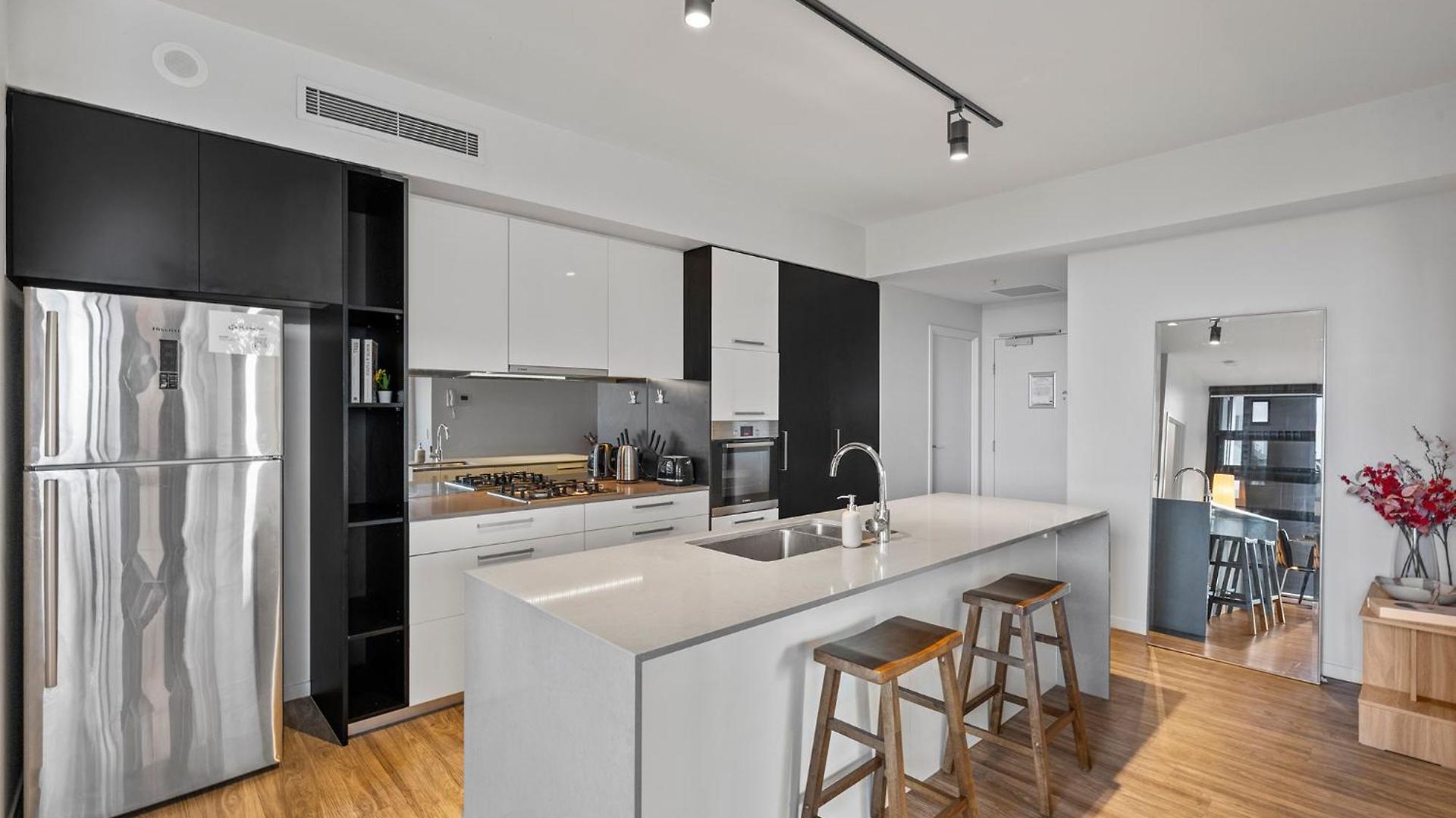 Spacious Luxury 2br Southbank With Parking Apartment *