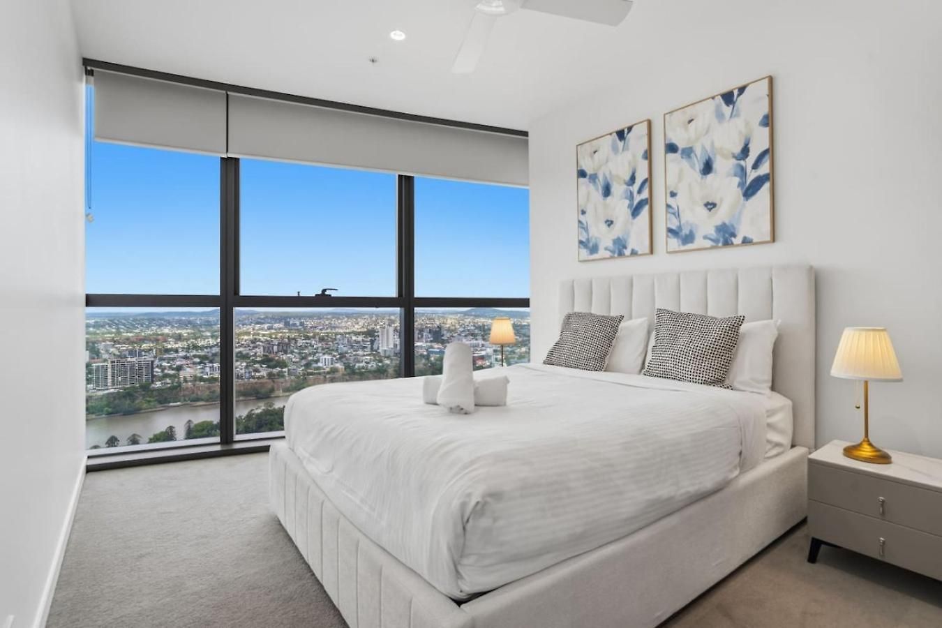 Apartment Level 43 Sweeping Skyline Luxury Designer 1br