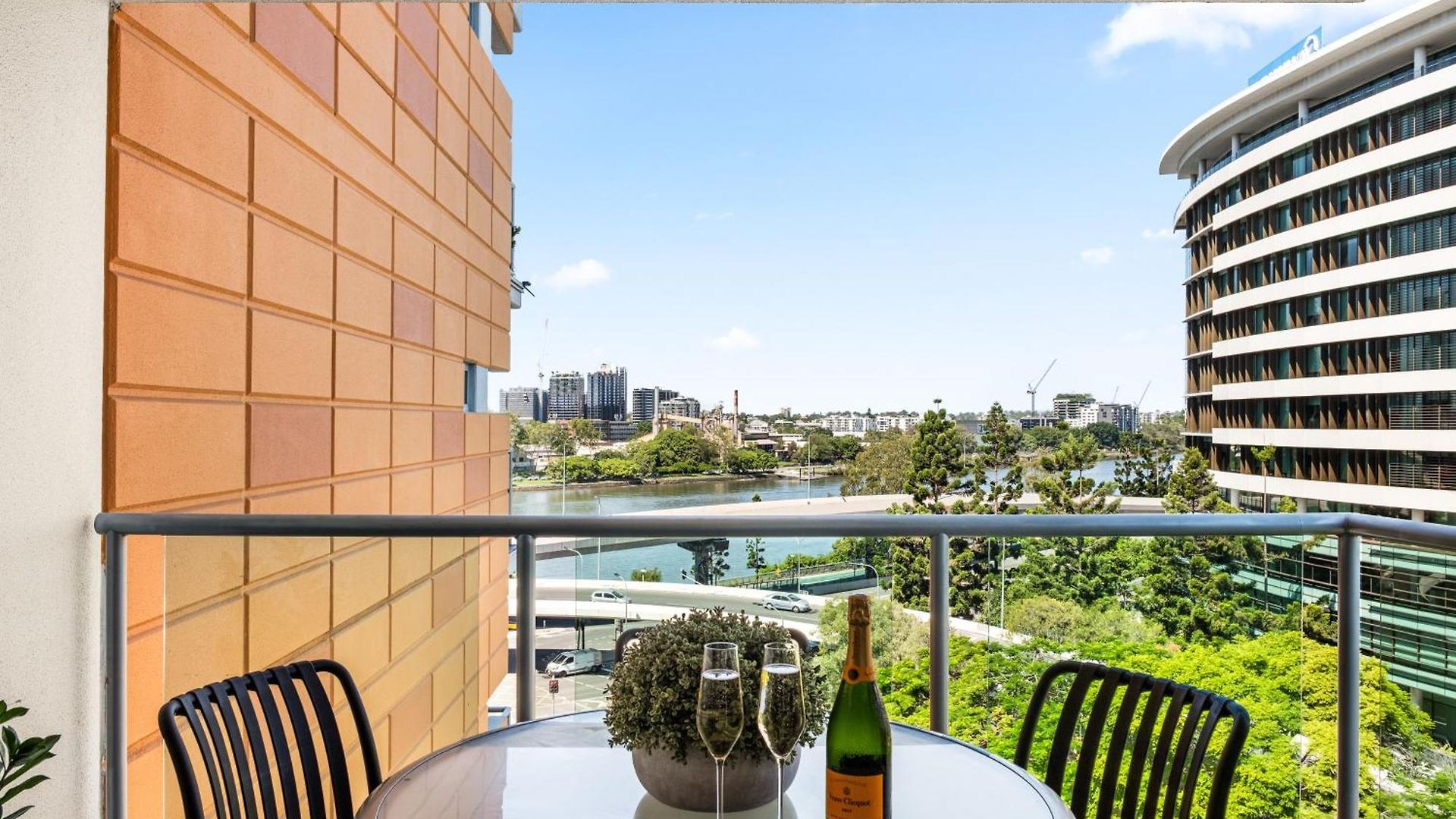 Apartment Riverside Living - Walk To Suncorp Stadium *