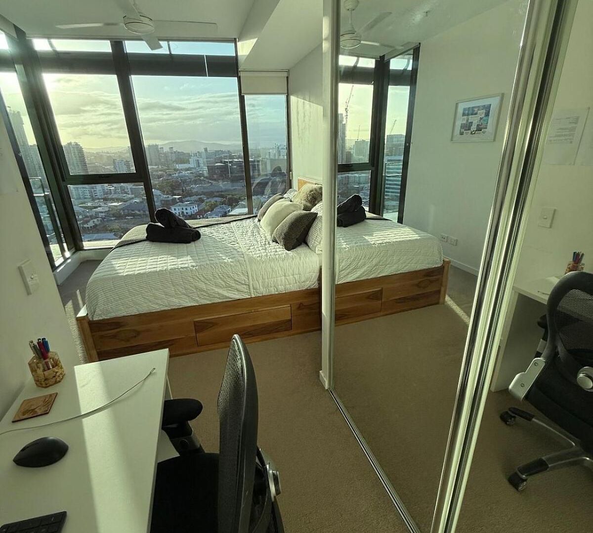 Penthouse-top Floor With Pool & Views Apartment