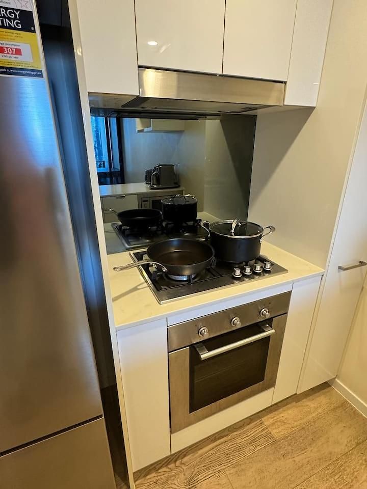 27fl River & Views + Balcony, Pool & Parking - Apartment