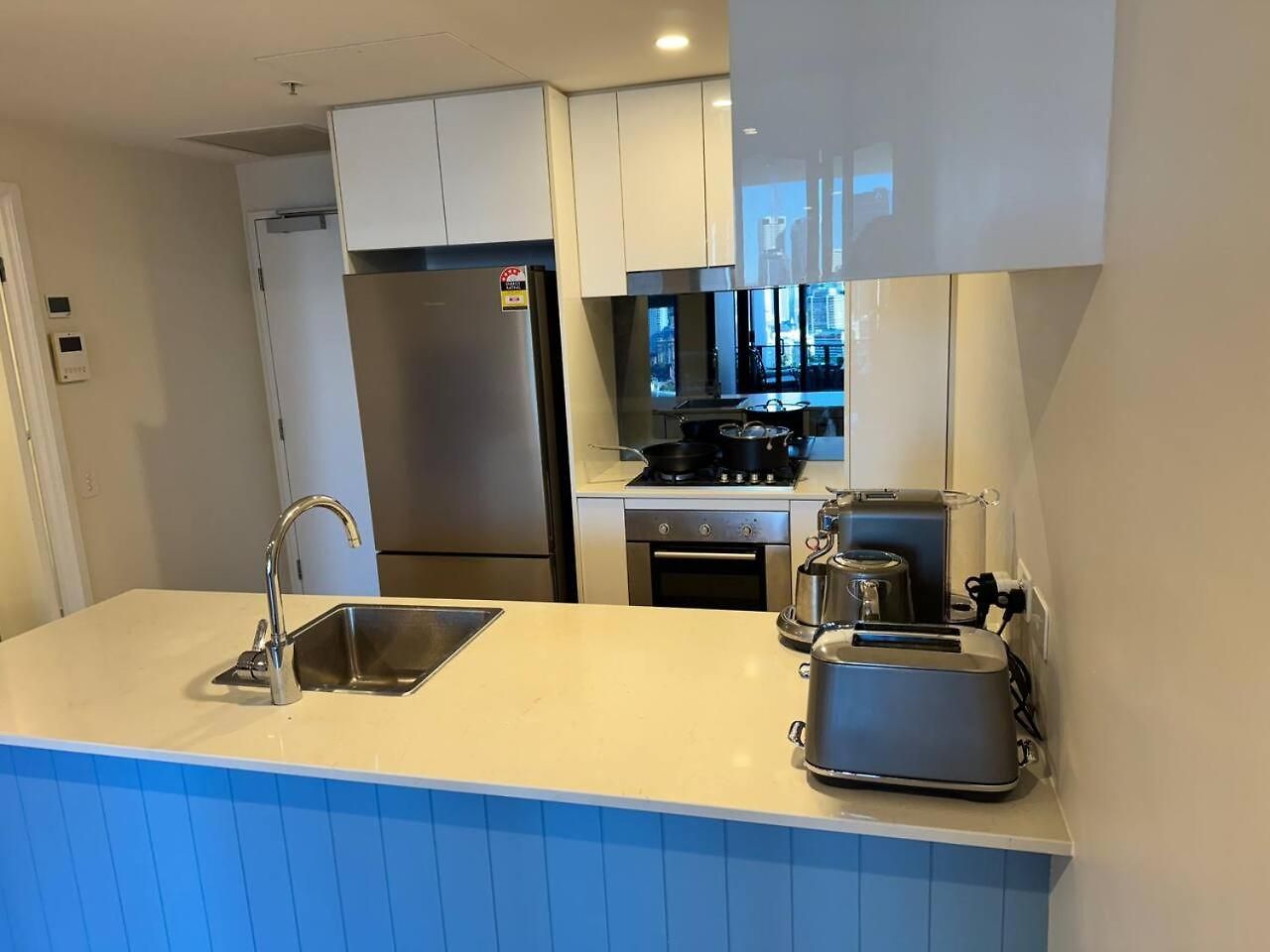 27fl River & Views + Balcony, Pool & Parking -