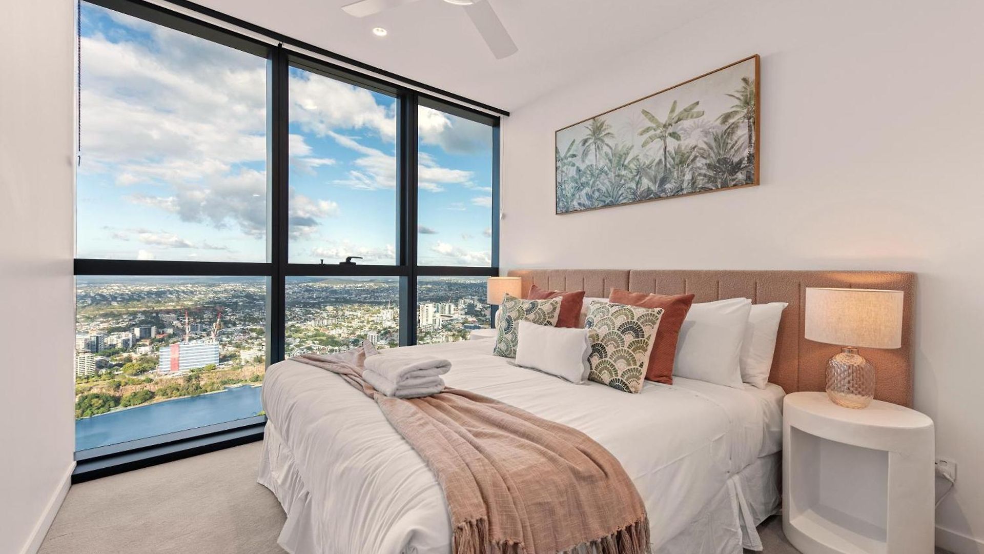 Queen's Wharf 1br With View, Pool And Free Parking Apartment