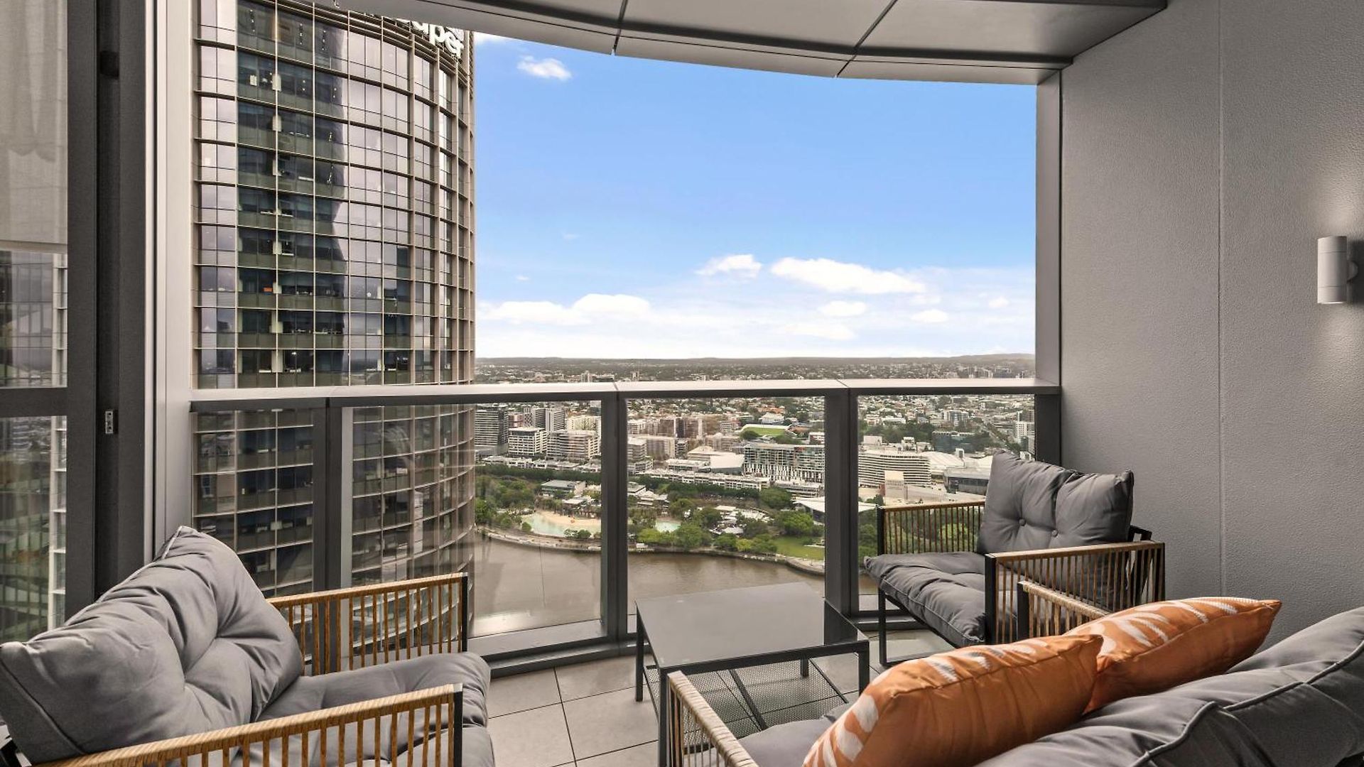 Queen's Wharf | South Bank & River Views | Pool * Brisbane