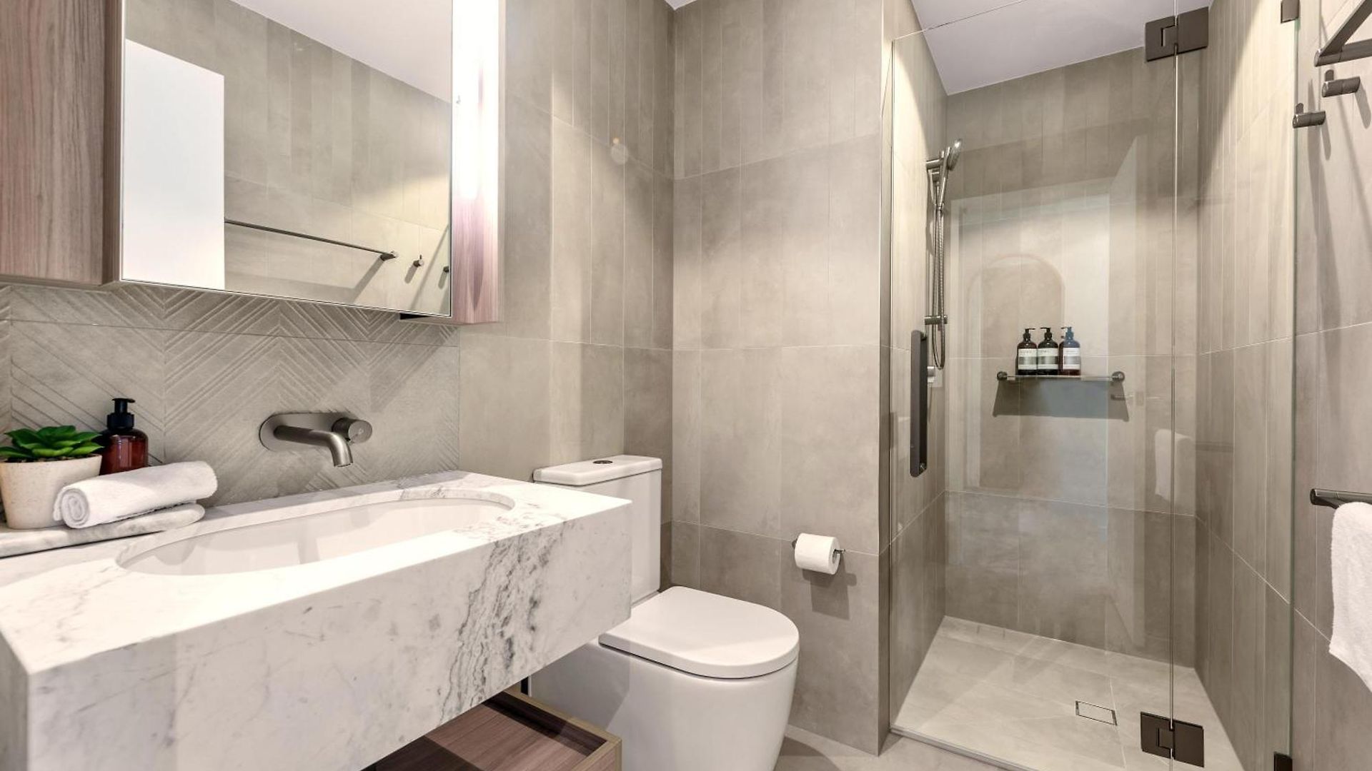 Queens Wharf | Lavish Gem, Majestic View, Parking! Brisbane
