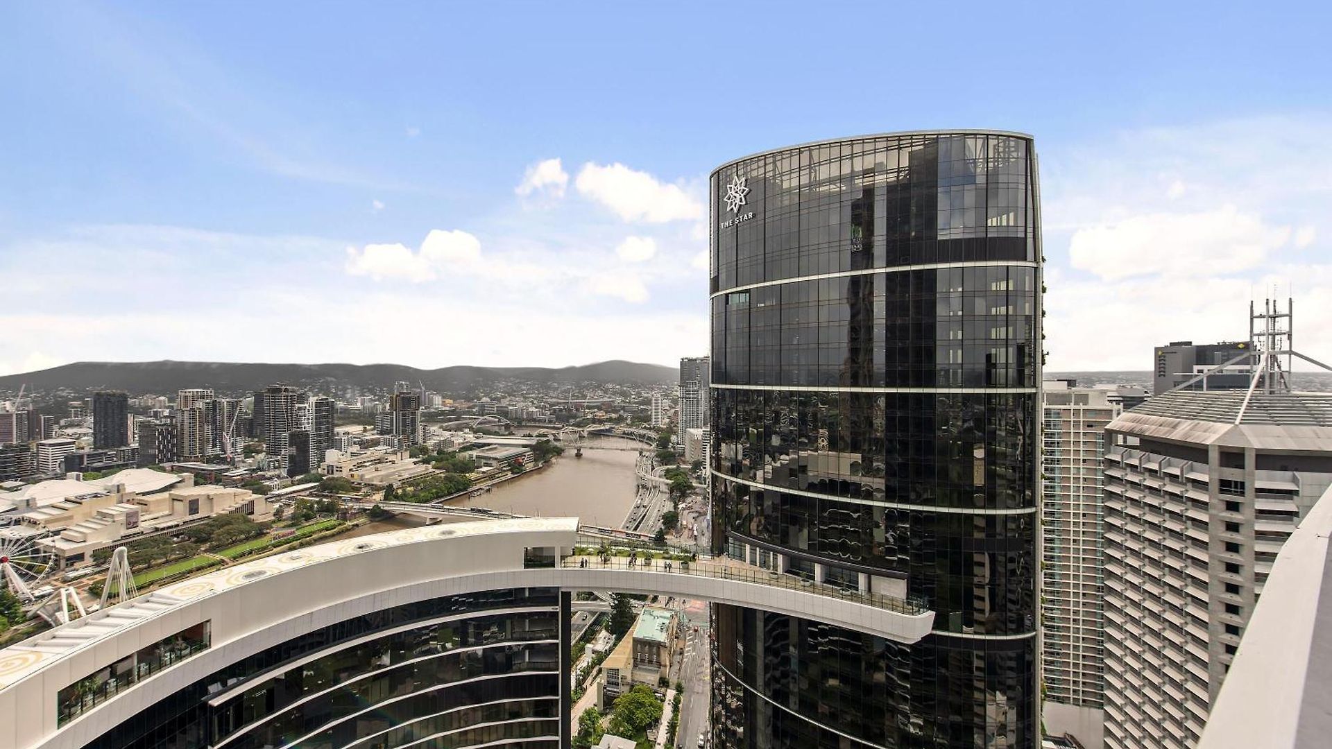 Queen's Wharf | River Views, Pool & Free Parking Apartment *