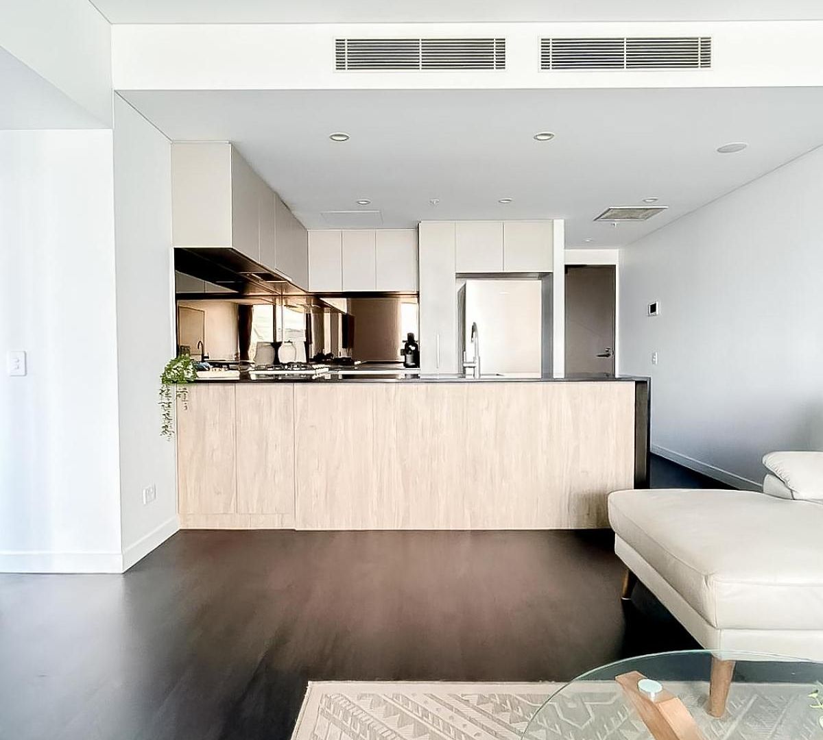 Apartment One Sky - Sleep 6 - Pools Cinema Sauna Gym Free Parking *