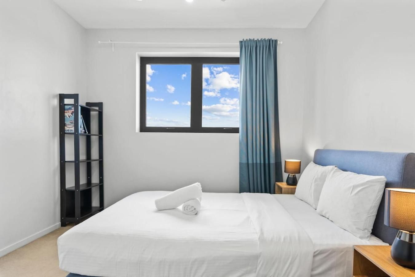 Apartment 2bedroom Balcony Close To The