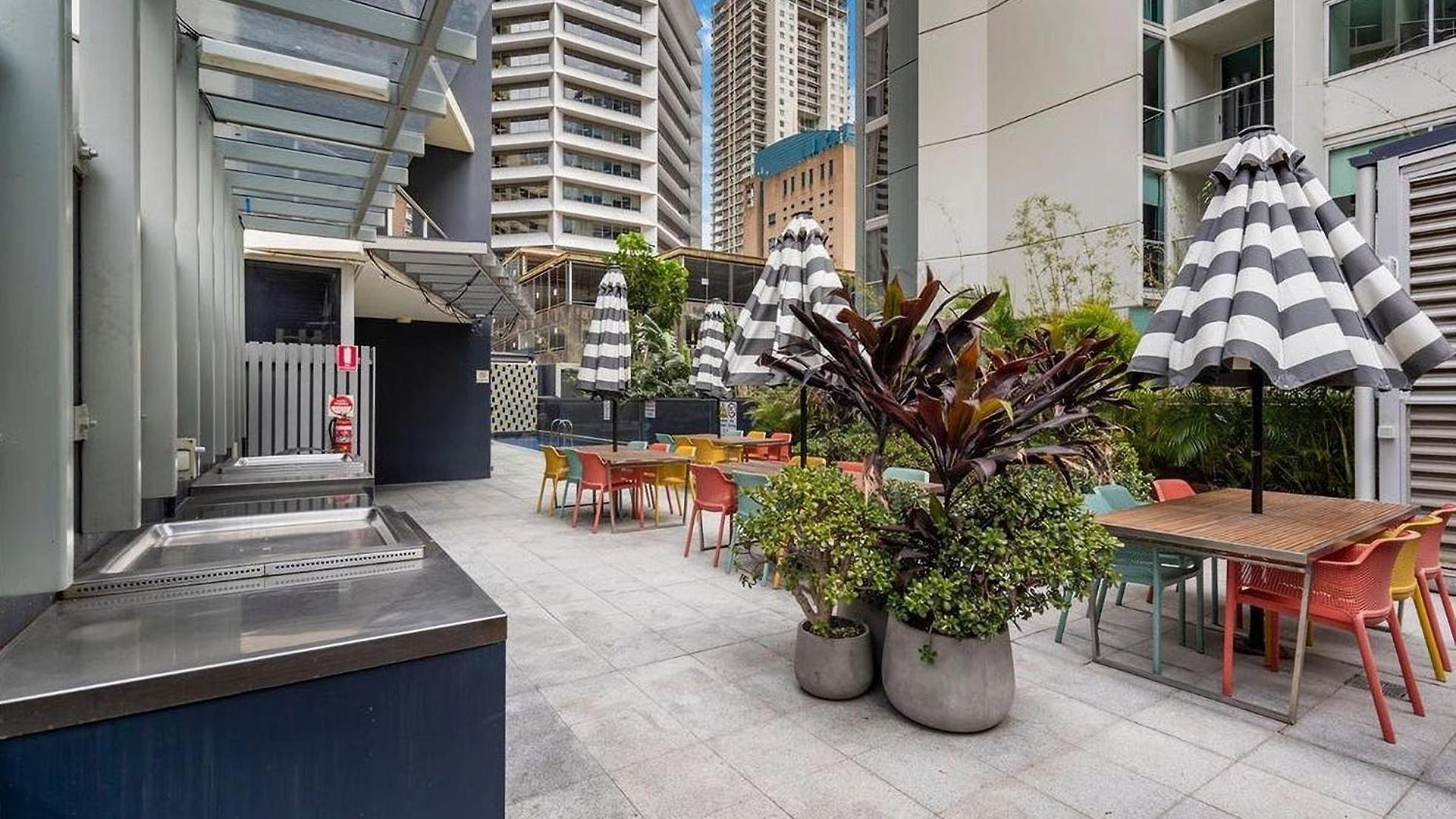 Sleeps 4 People - Centre - 100m To New Casino Apartment Brisbane