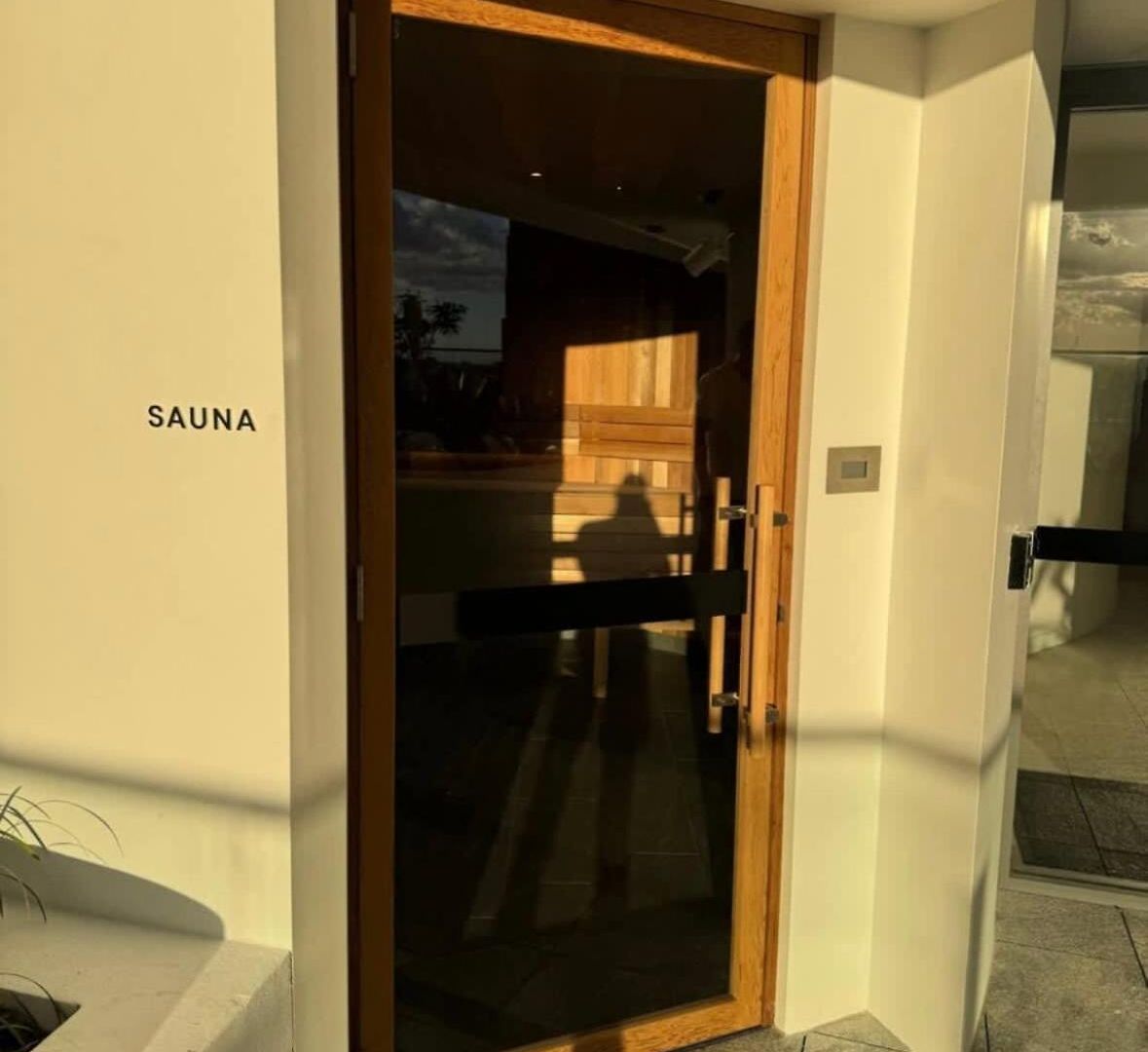 Lavish 3 Bedroom In Queens Wharf With Car Park *
